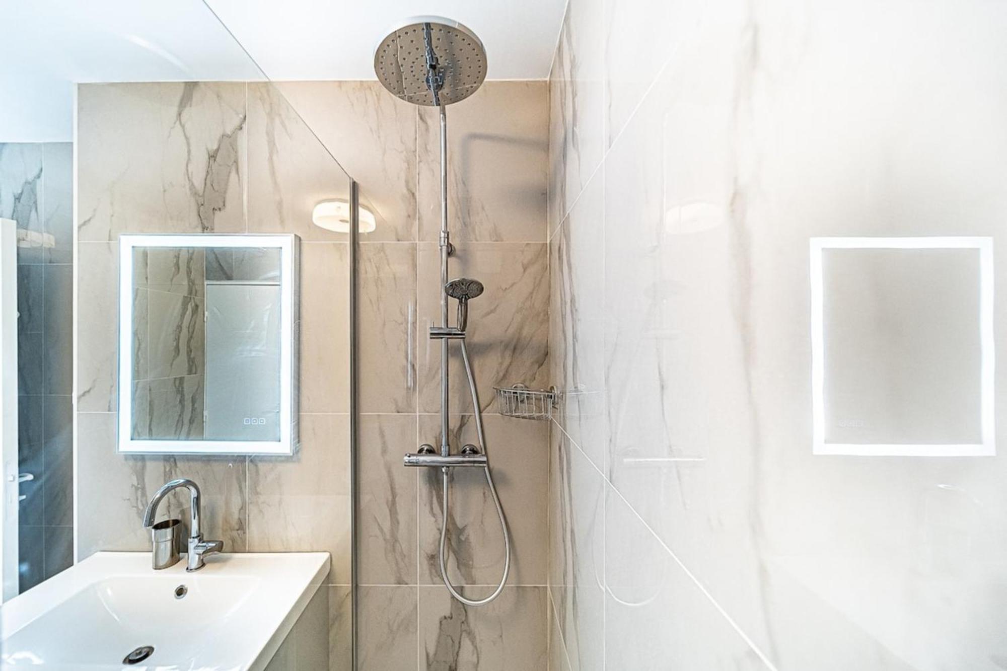 Appartement Cosy Avec Balcony And Garage-Charpennes 빌뢰르반 외부 사진