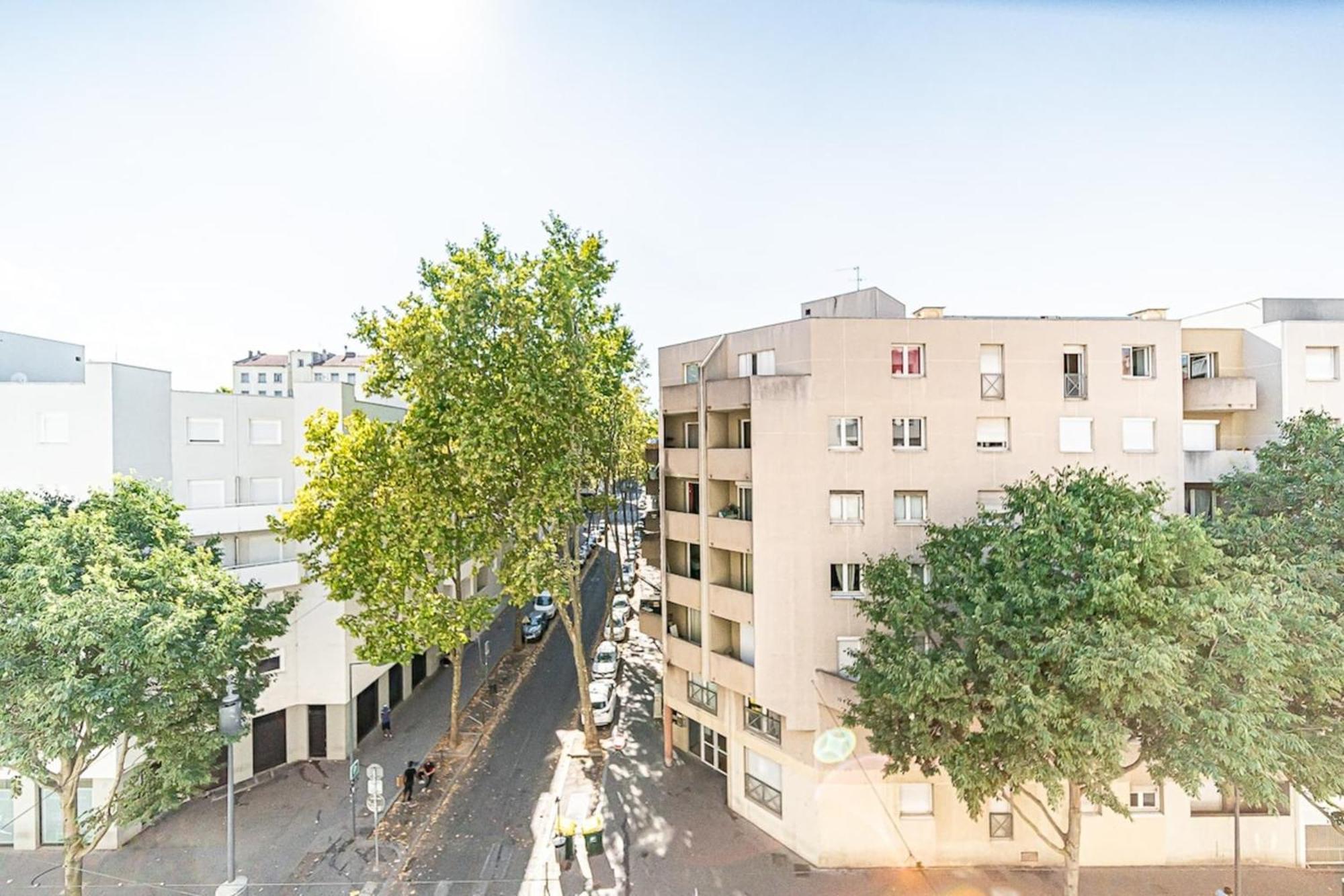 Appartement Cosy Avec Balcony And Garage-Charpennes 빌뢰르반 외부 사진